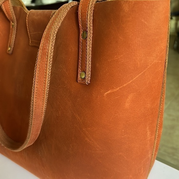 S-zone Genuine lather well made Shoulder tote bag.